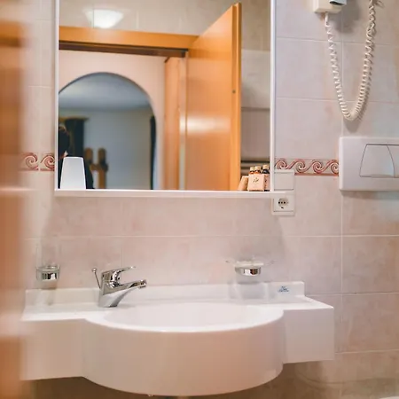 Bed & Breakfast Garni Belalp *